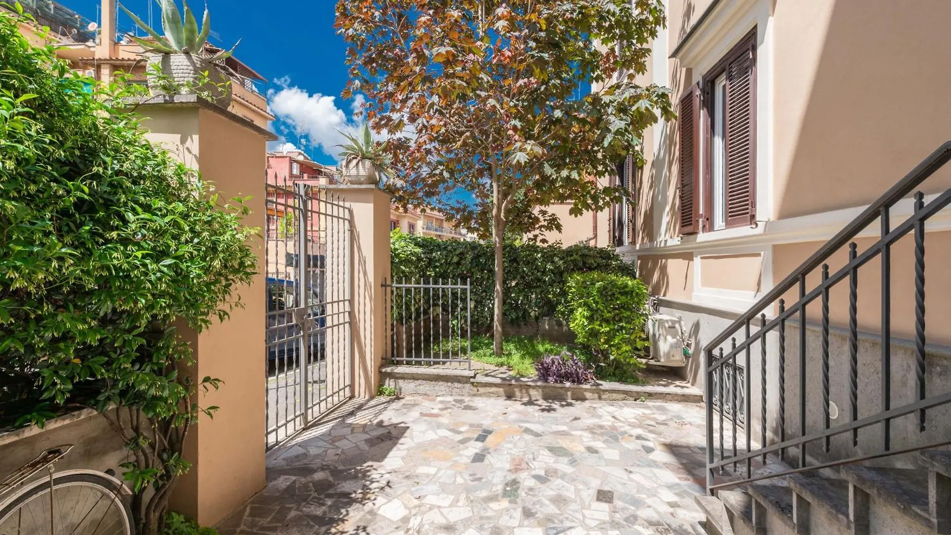 Apartment Suityrhome San Pietro 99 Rome Italy